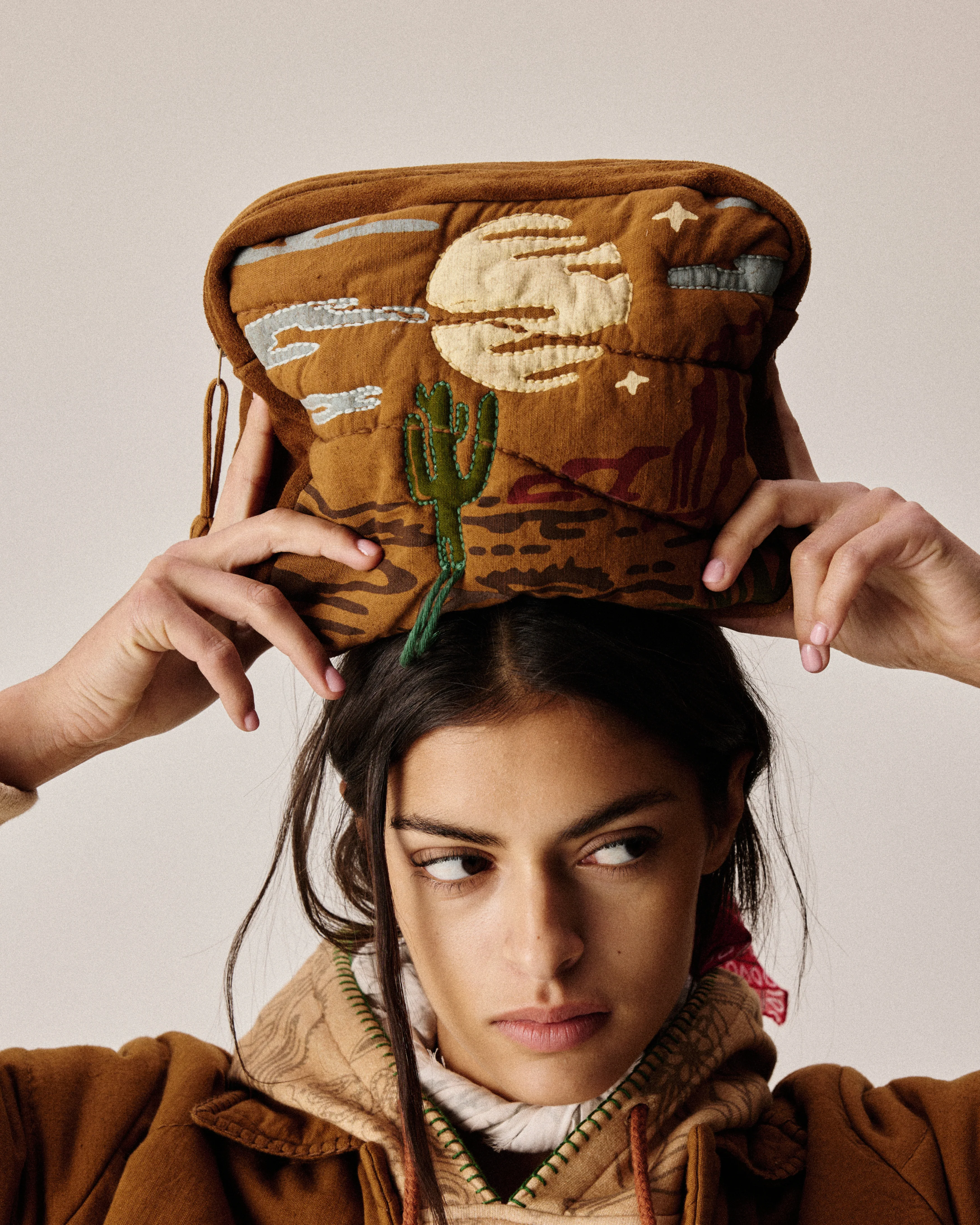 Landscape pouch