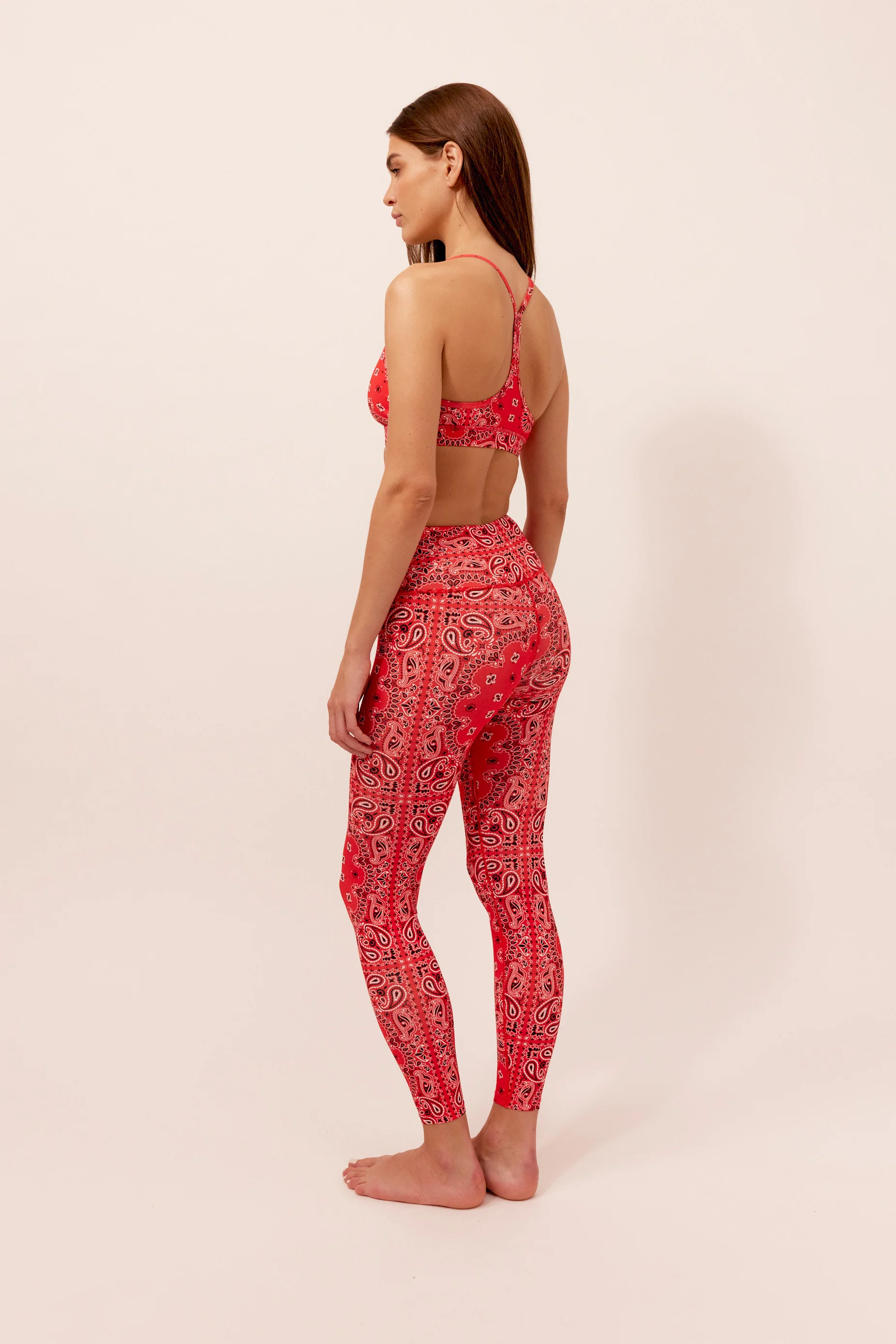 YOGA LEGGING RED BANDANA - Image 2