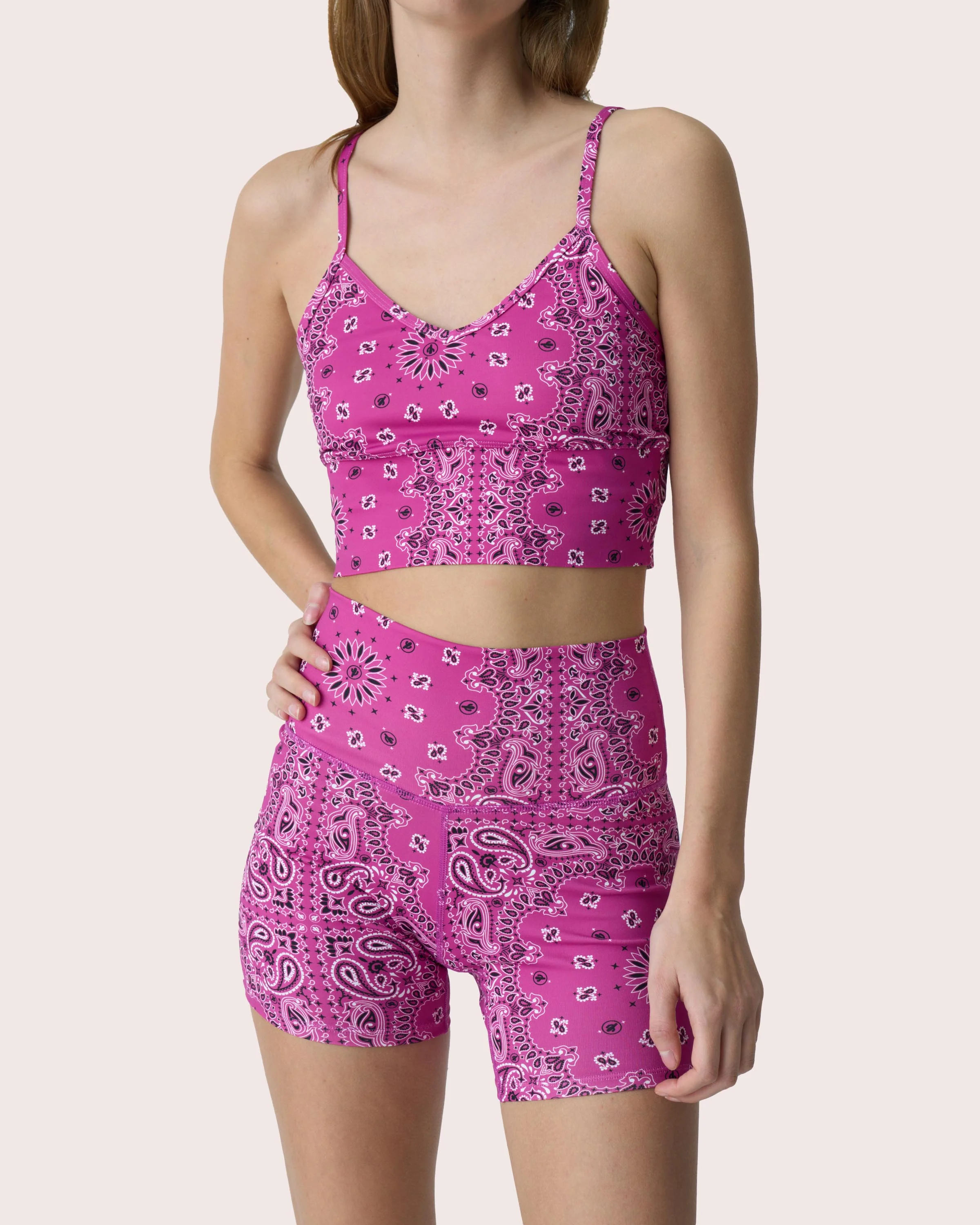 YOGA SHORT FUSCHIA - Image 2